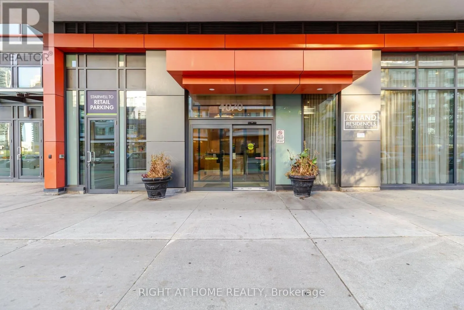 2102 - 4070 CONFEDERATION PARKWAY