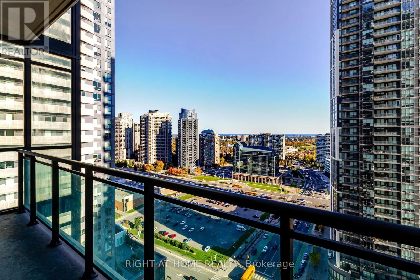 2102 - 4070 CONFEDERATION PARKWAY