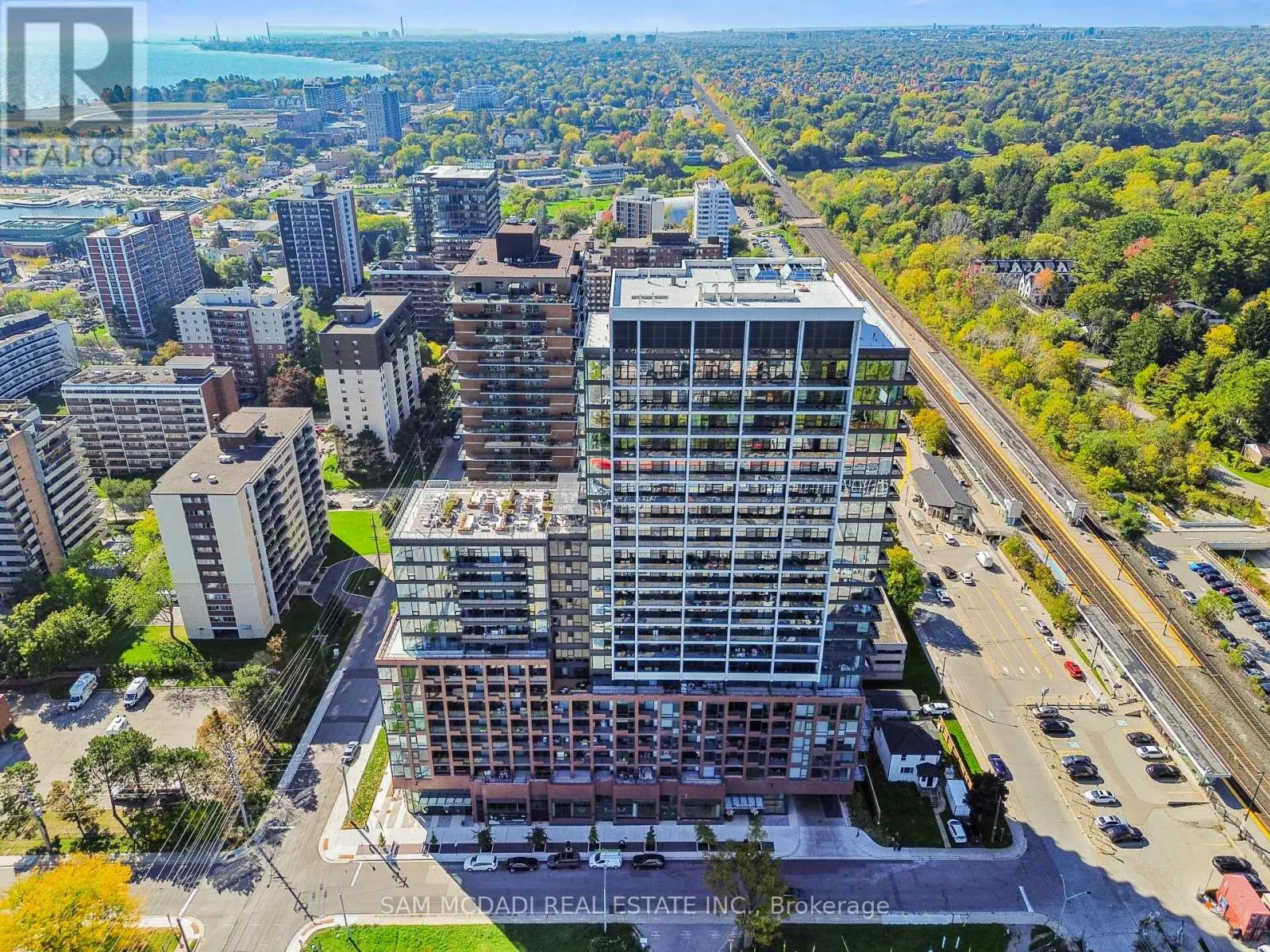 1315 - 28 ANN STREET