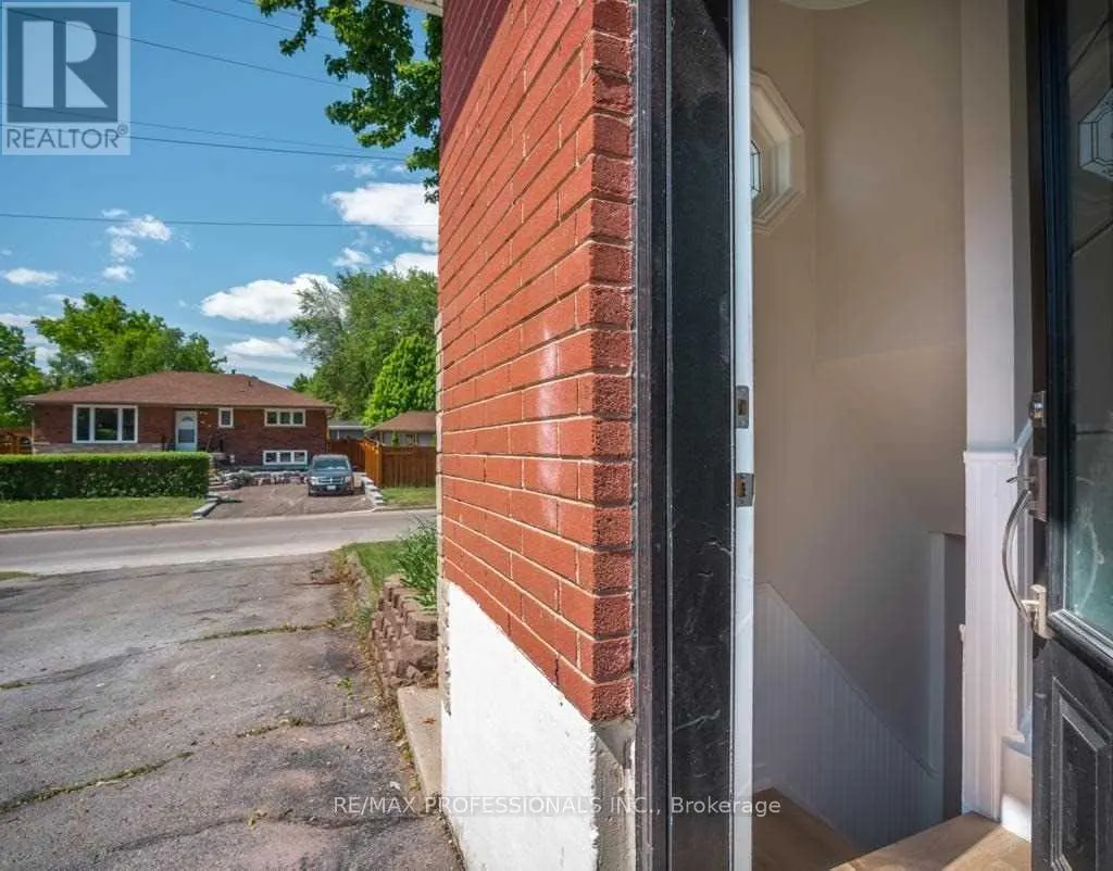 BSMT - 1327 ROYAL DRIVE
