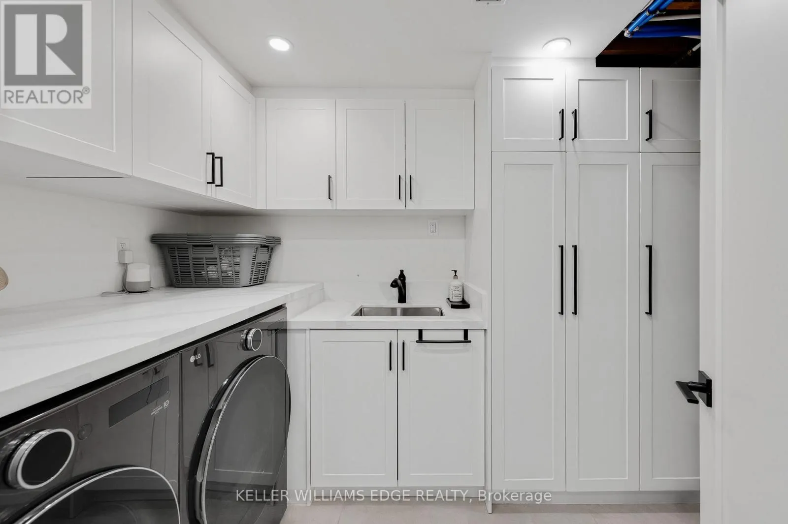 1 - 2377 INDUSTRIAL STREET