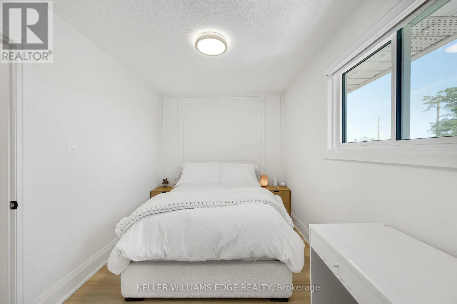 1 - 2377 INDUSTRIAL STREET