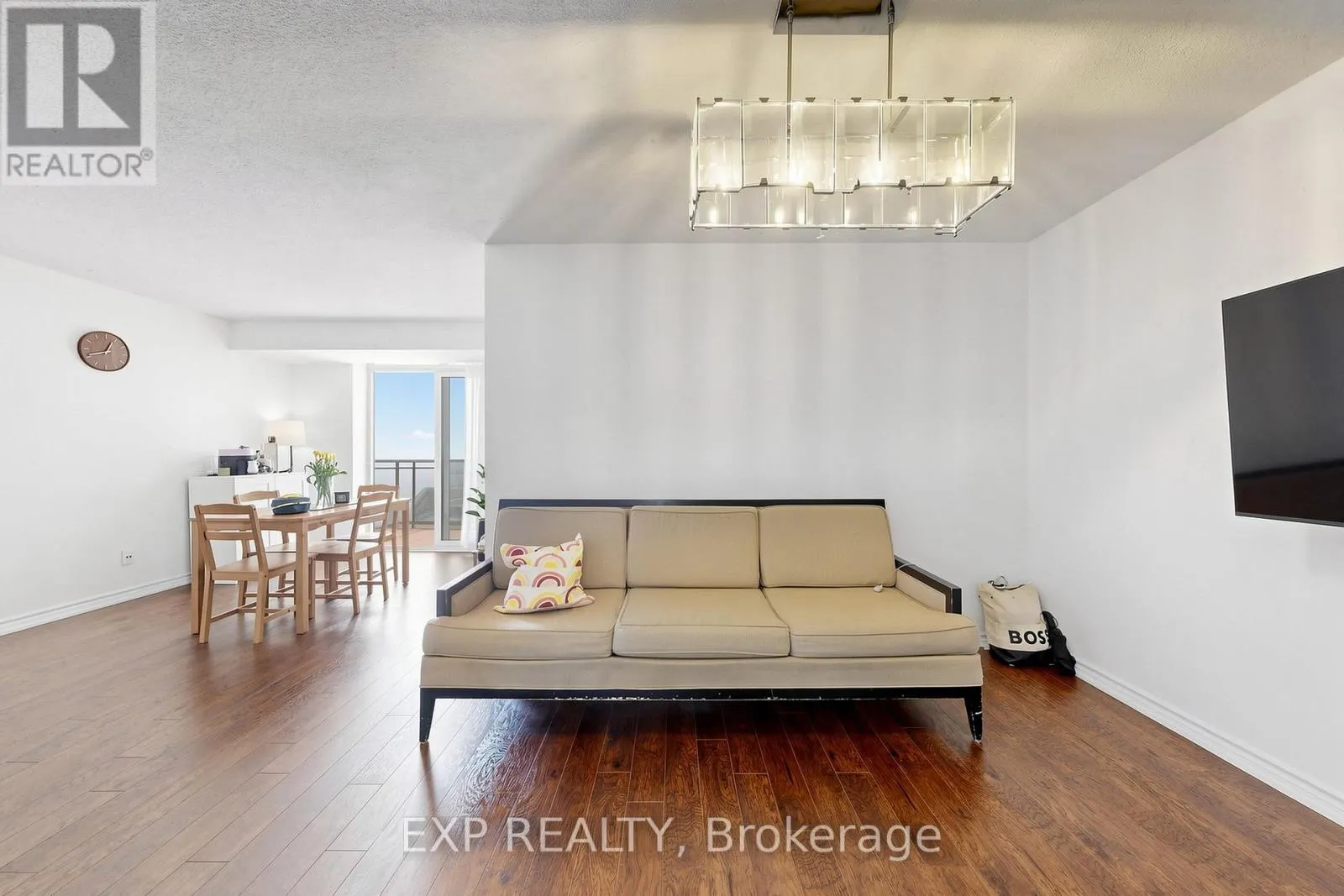 #1428 - 5233 DUNDAS STREET W