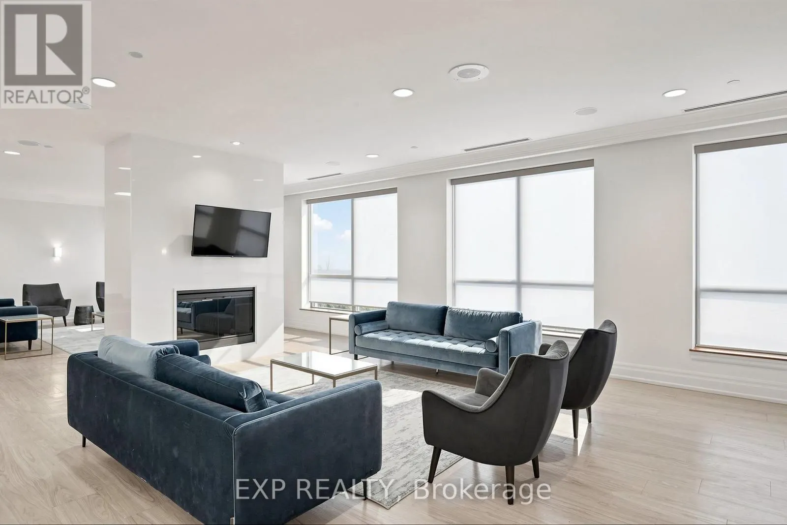 #1428 - 5233 DUNDAS STREET W