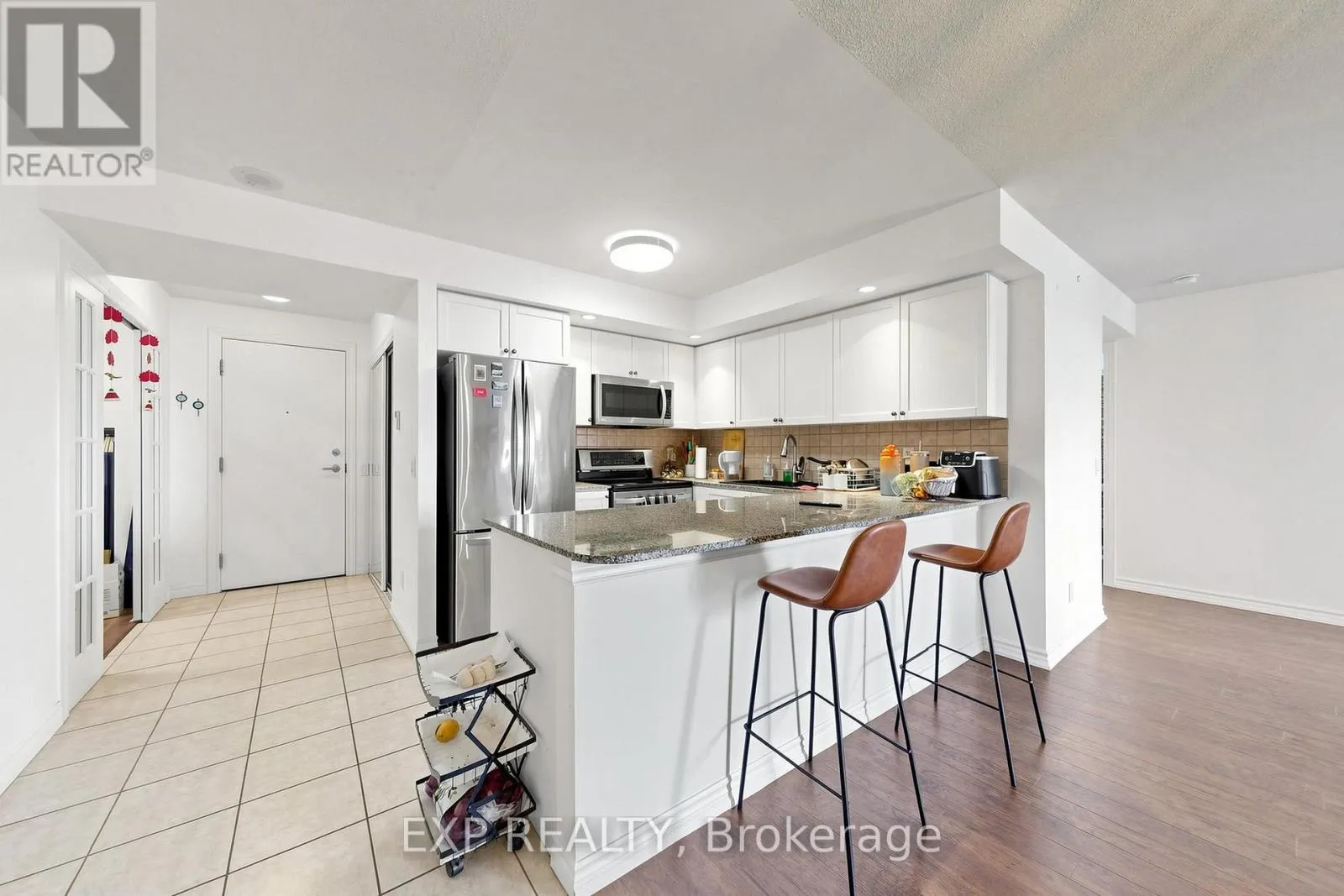 #1428 - 5233 DUNDAS STREET W