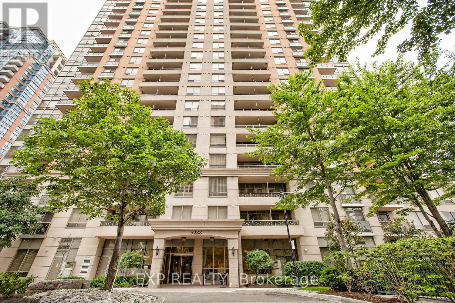 #1428 - 5233 DUNDAS STREET W