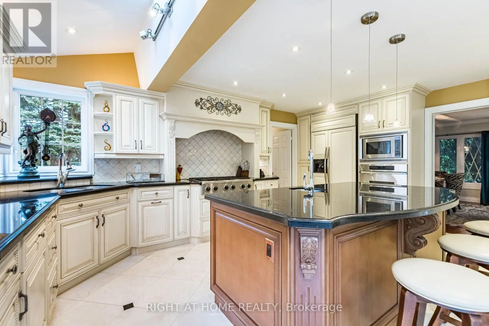 2029 SAINT ANDREW'S PLACE