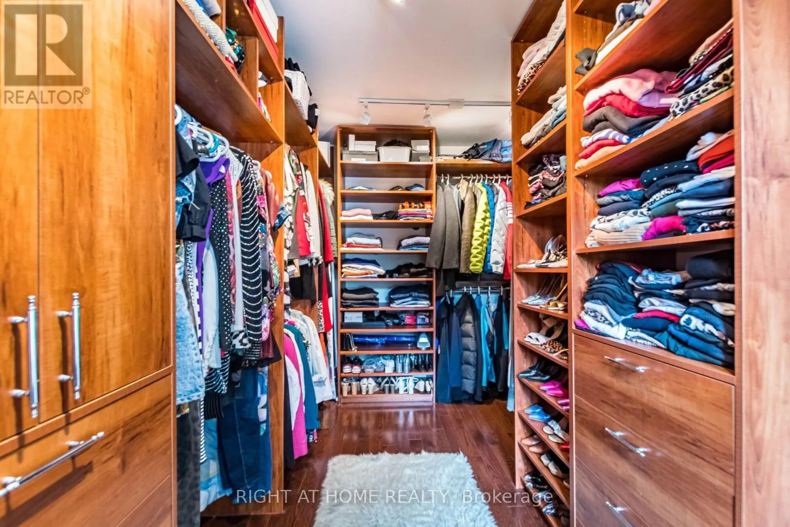 2029 SAINT ANDREW'S PLACE