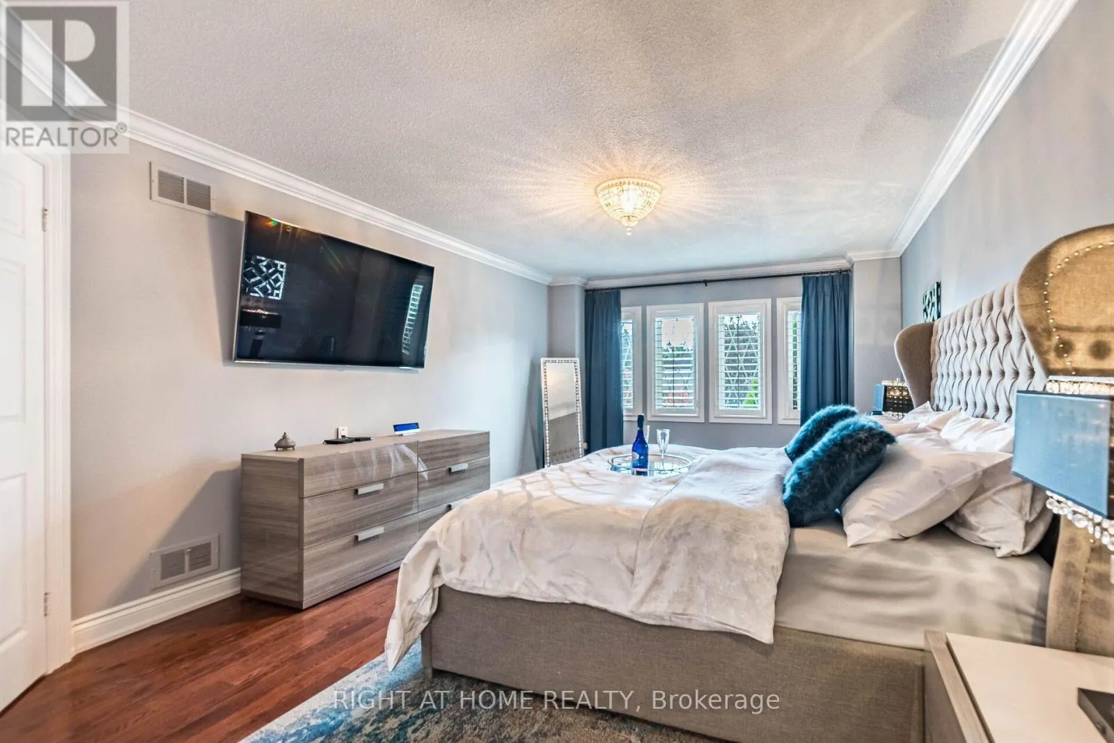 2029 SAINT ANDREW'S PLACE