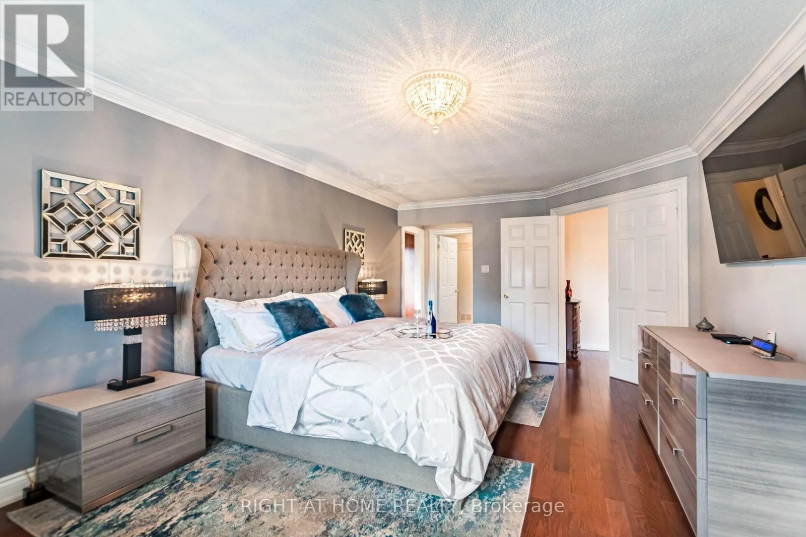 2029 SAINT ANDREW'S PLACE