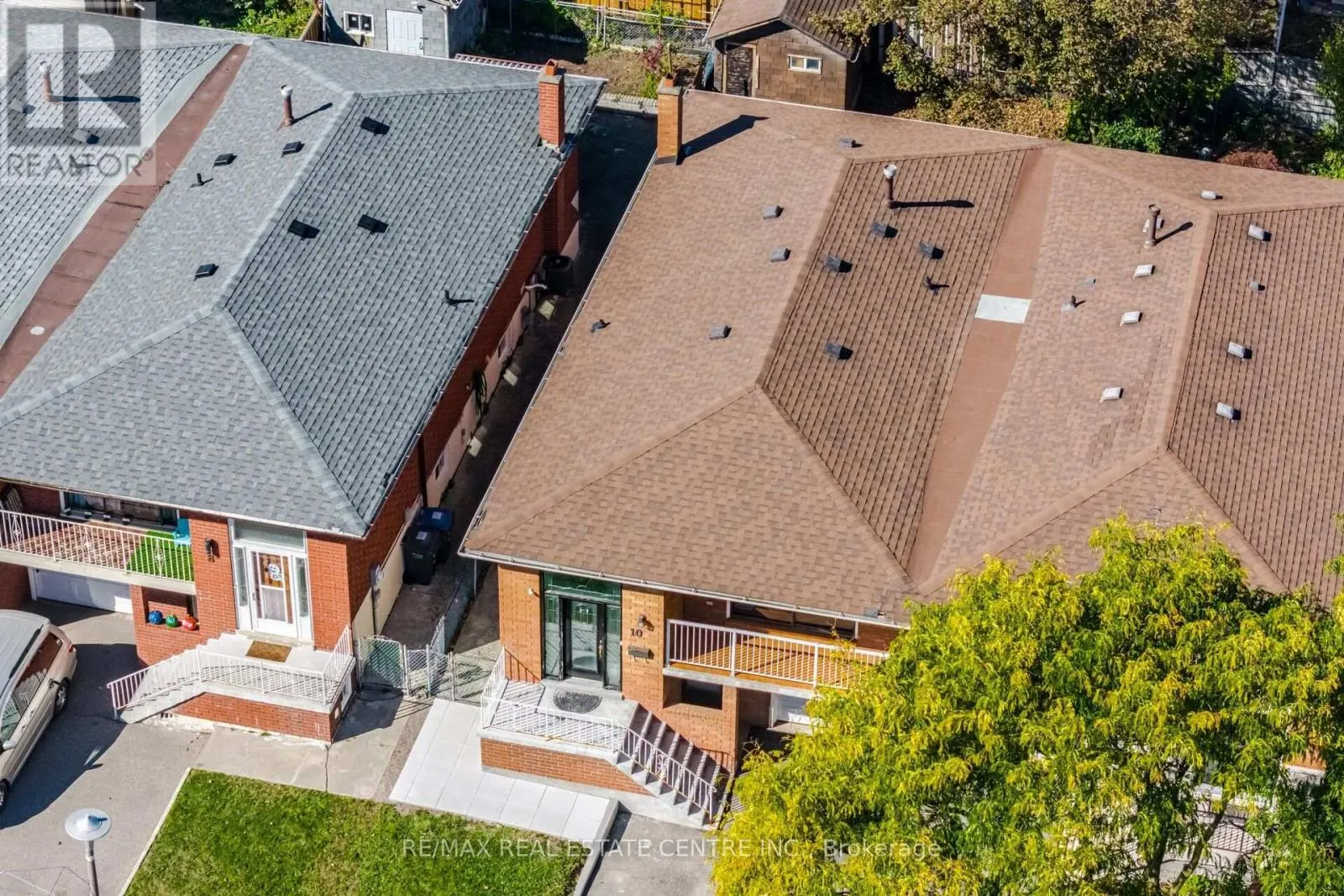 10 MAJOR OAKS DRIVE