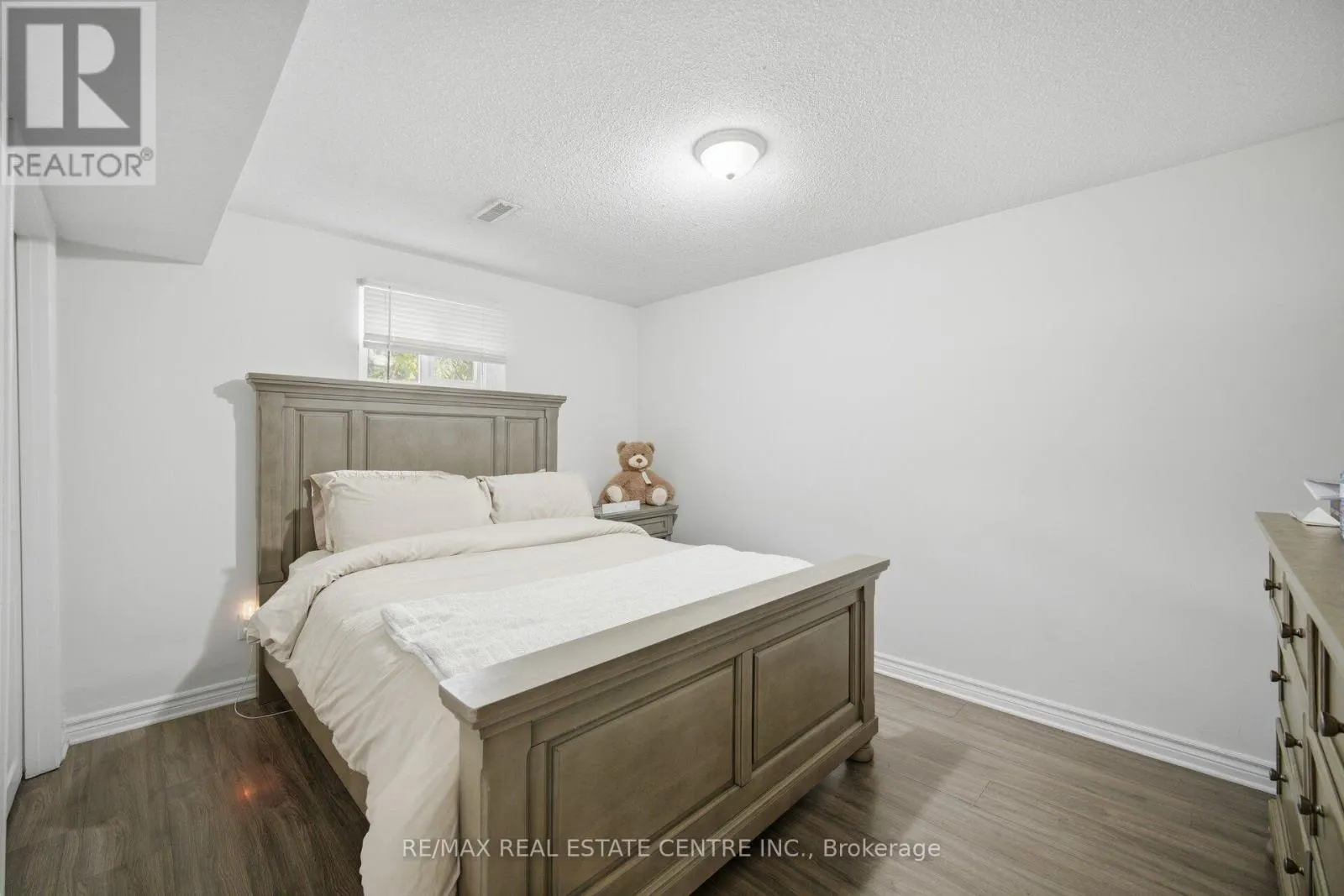 10 MAJOR OAKS DRIVE