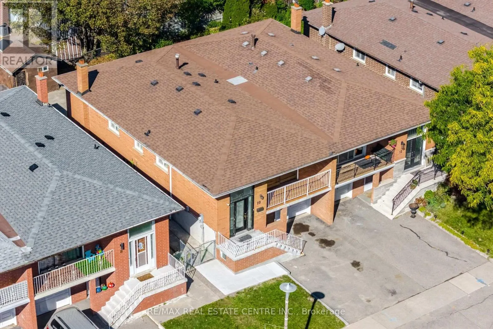 10 MAJOR OAKS DRIVE