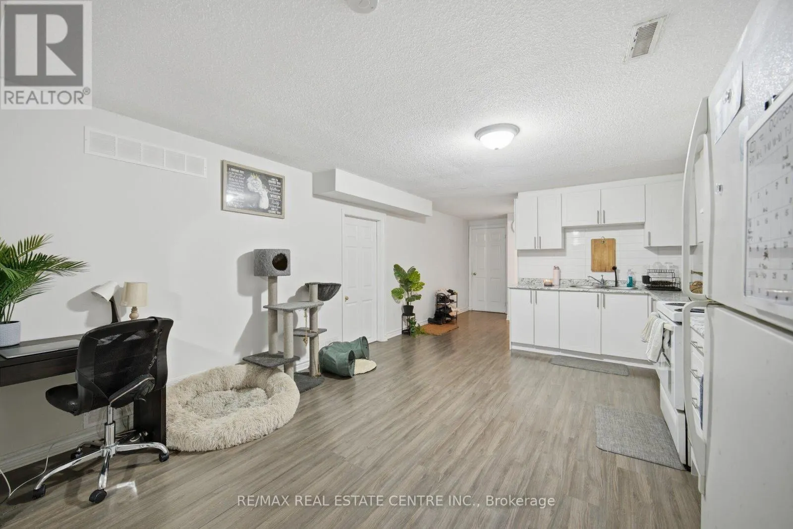 10 MAJOR OAKS DRIVE