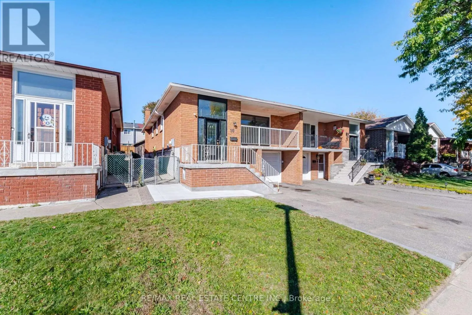 10 MAJOR OAKS DRIVE