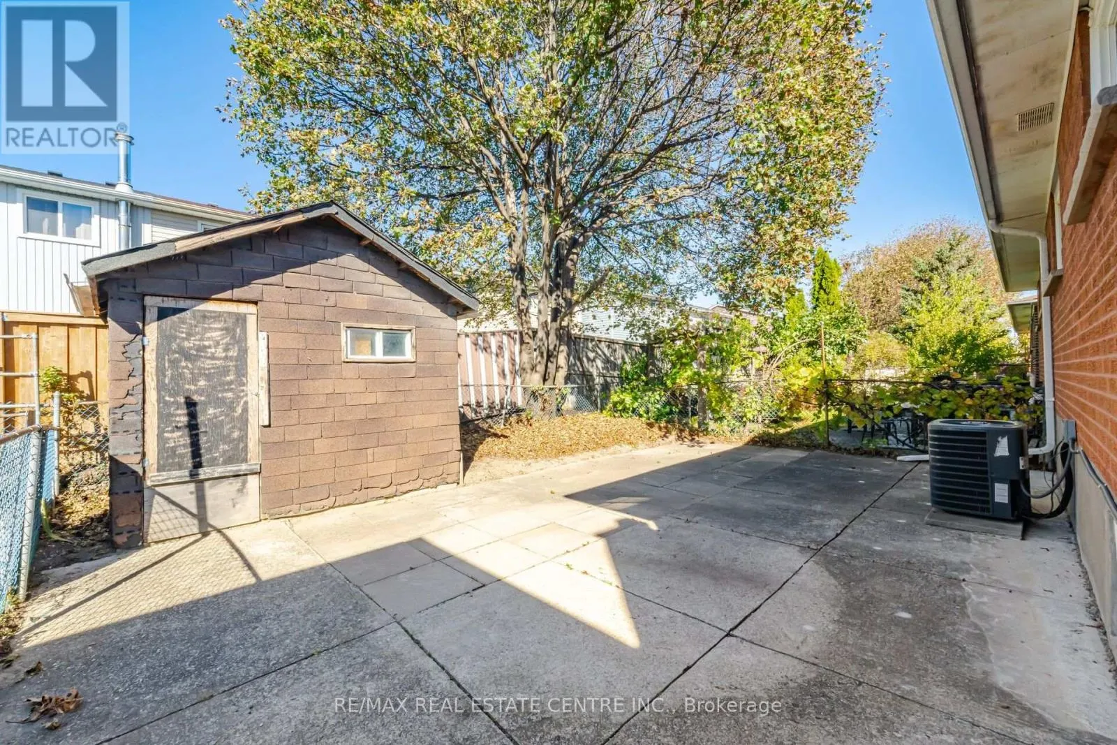 10 MAJOR OAKS DRIVE