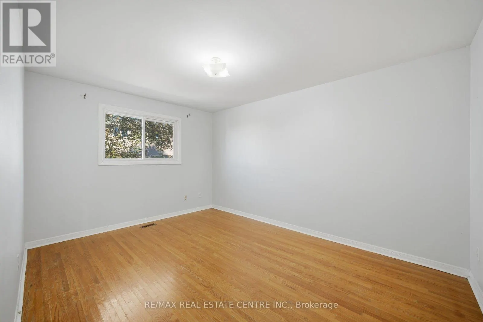10 MAJOR OAKS DRIVE