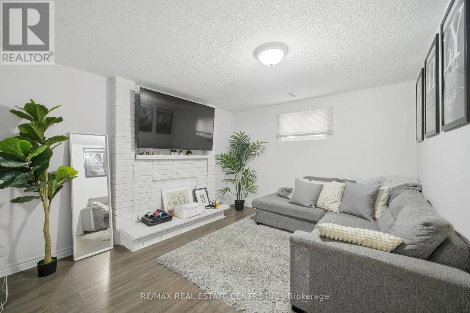 10 MAJOR OAKS DRIVE