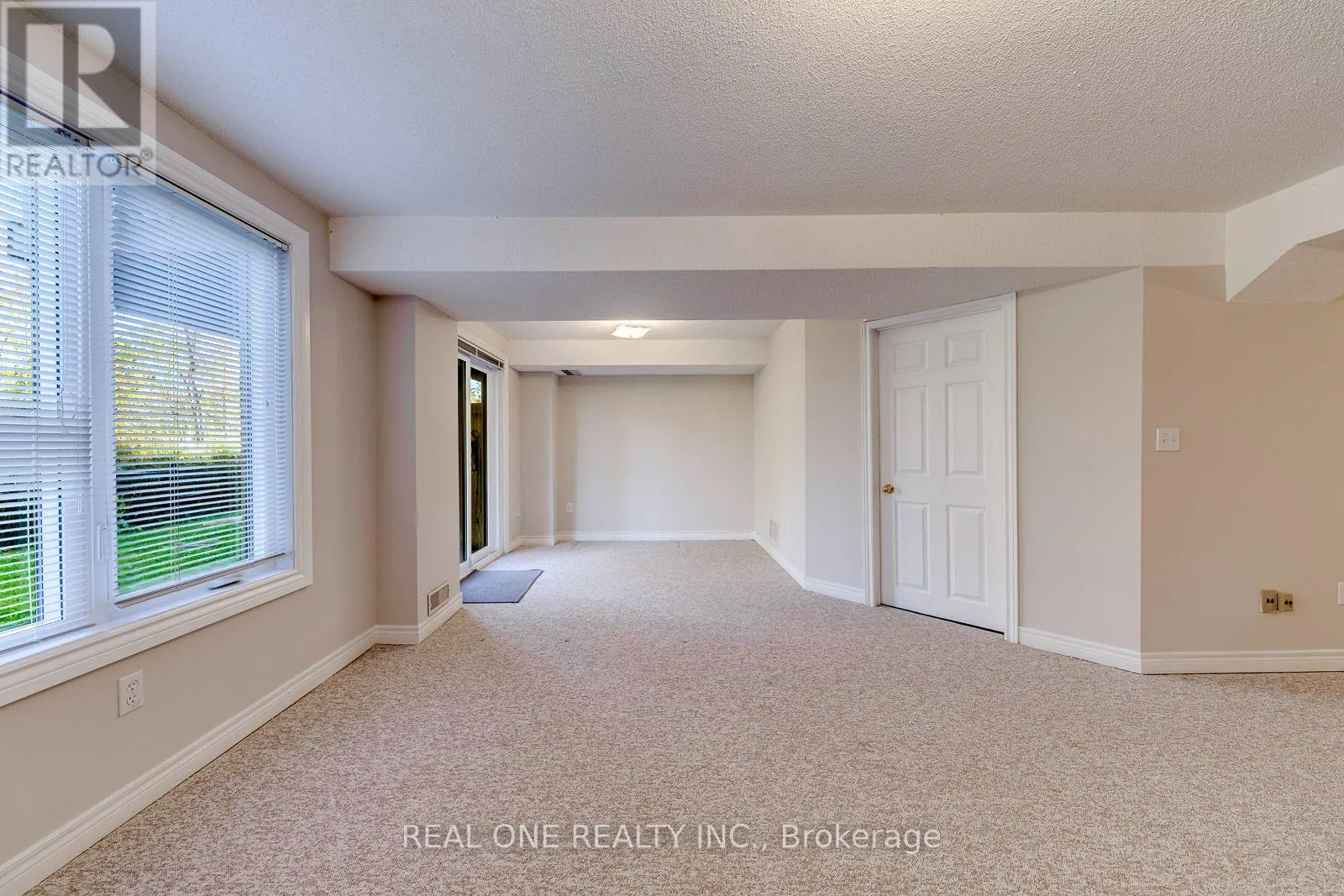 68 - 2250 ROCKINGHAM DRIVE