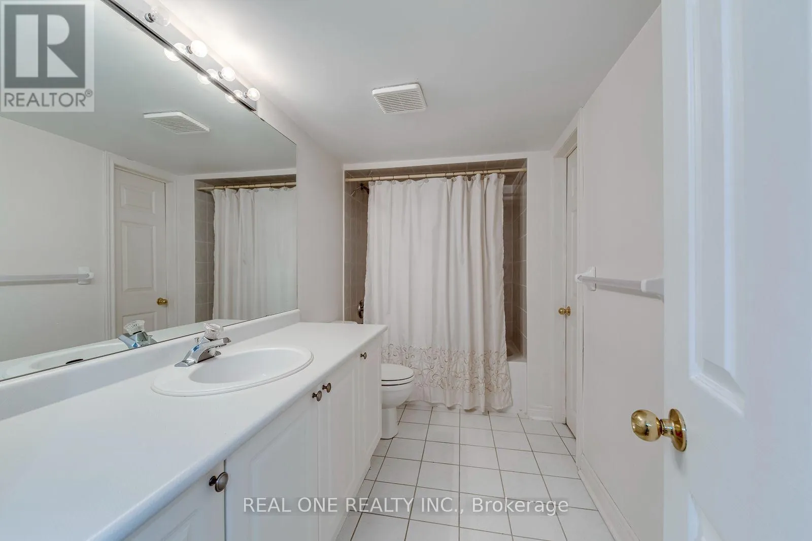 68 - 2250 ROCKINGHAM DRIVE