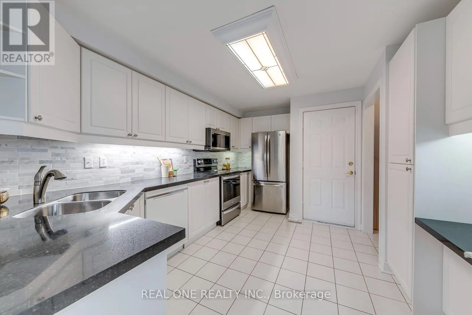 68 - 2250 ROCKINGHAM DRIVE