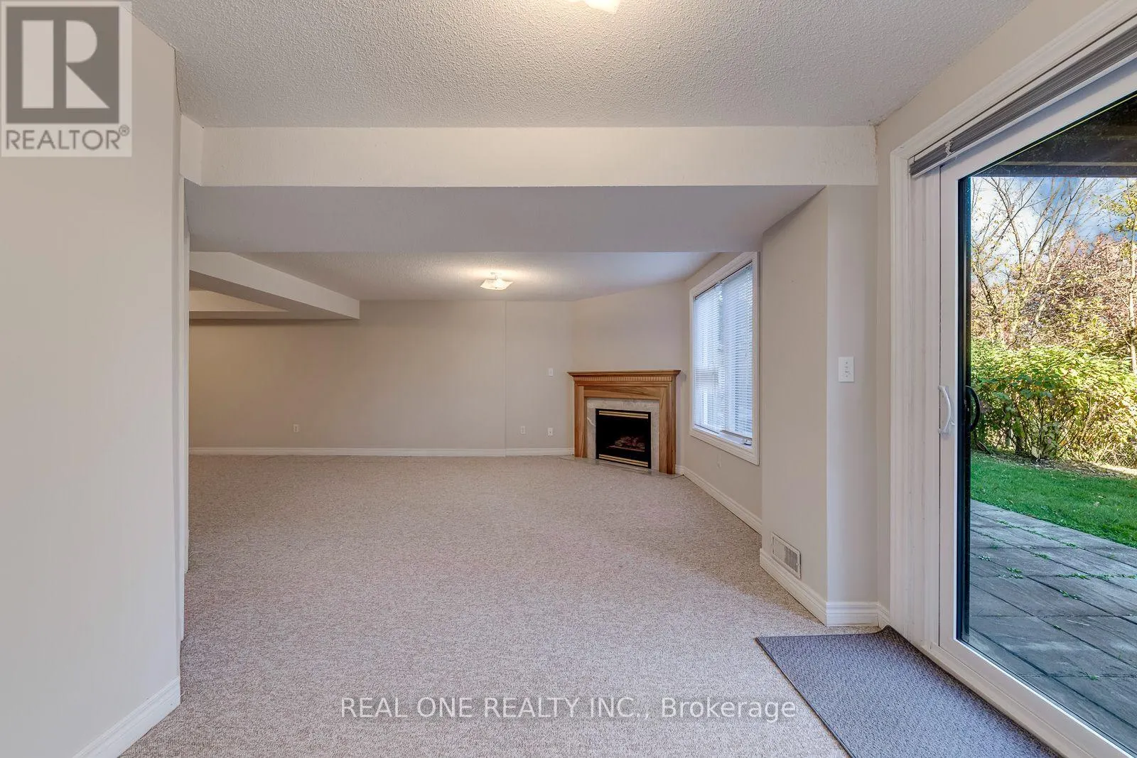 68 - 2250 ROCKINGHAM DRIVE