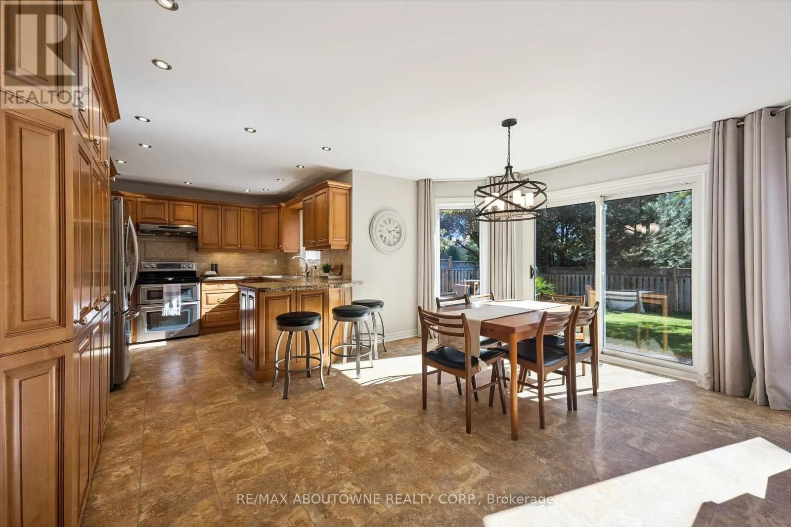 2086 SPRUCEDALE DRIVE