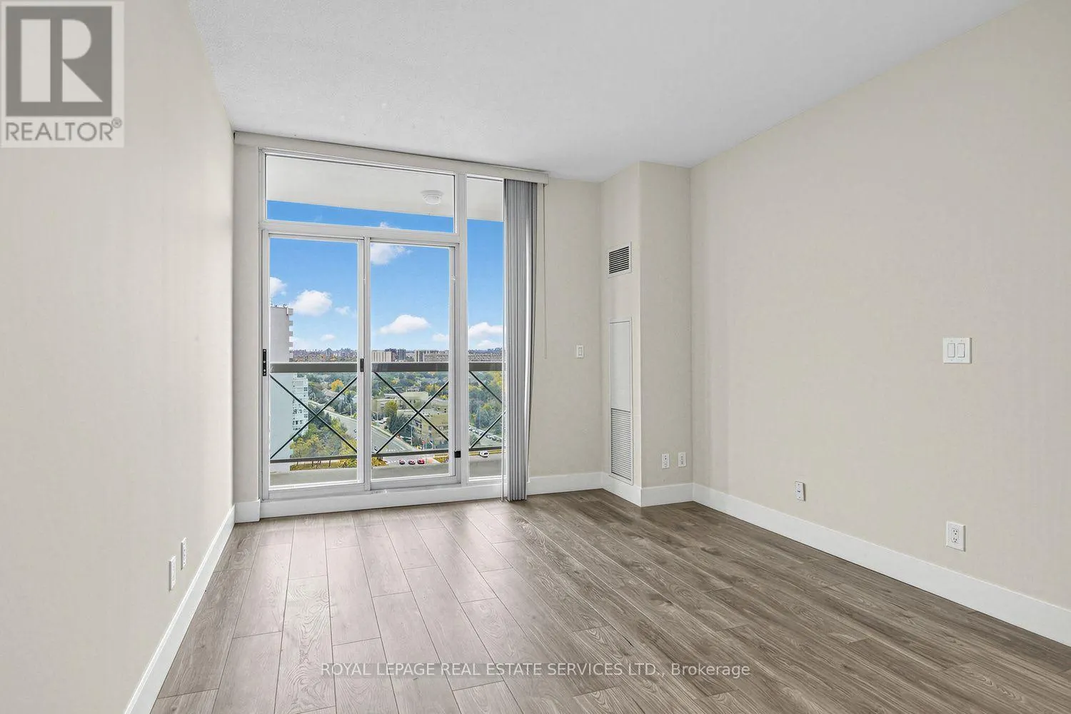 1704 - 1359 RATHBURN ROAD E