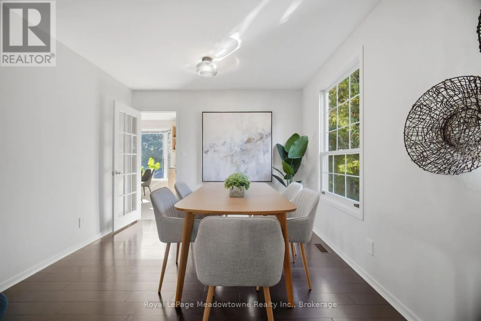 322 KINGSWAY PLACE
