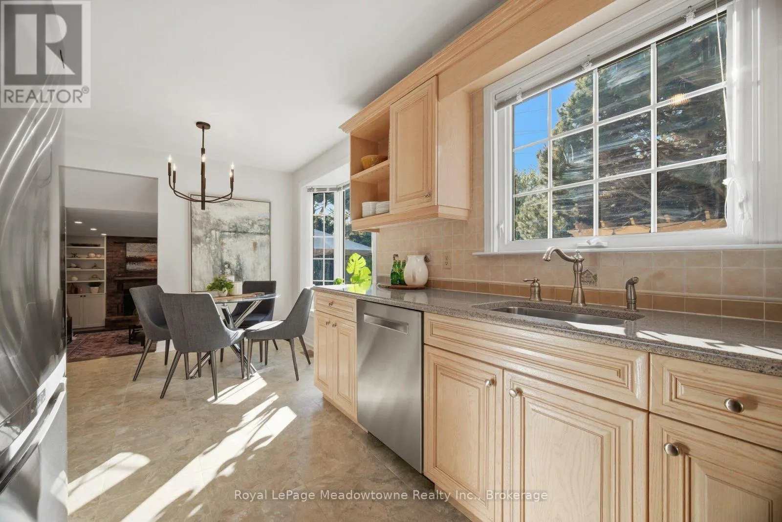 322 KINGSWAY PLACE