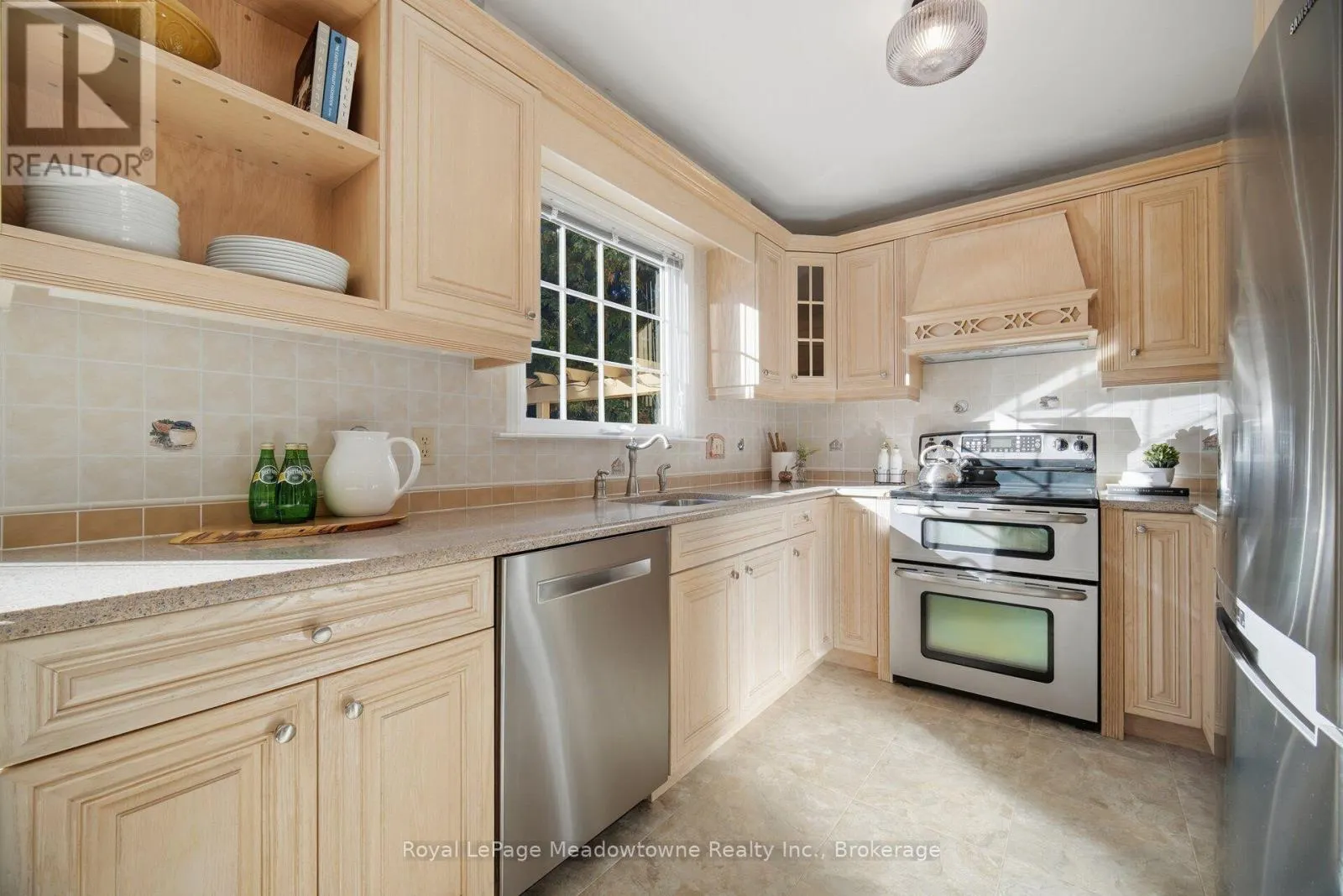 322 KINGSWAY PLACE