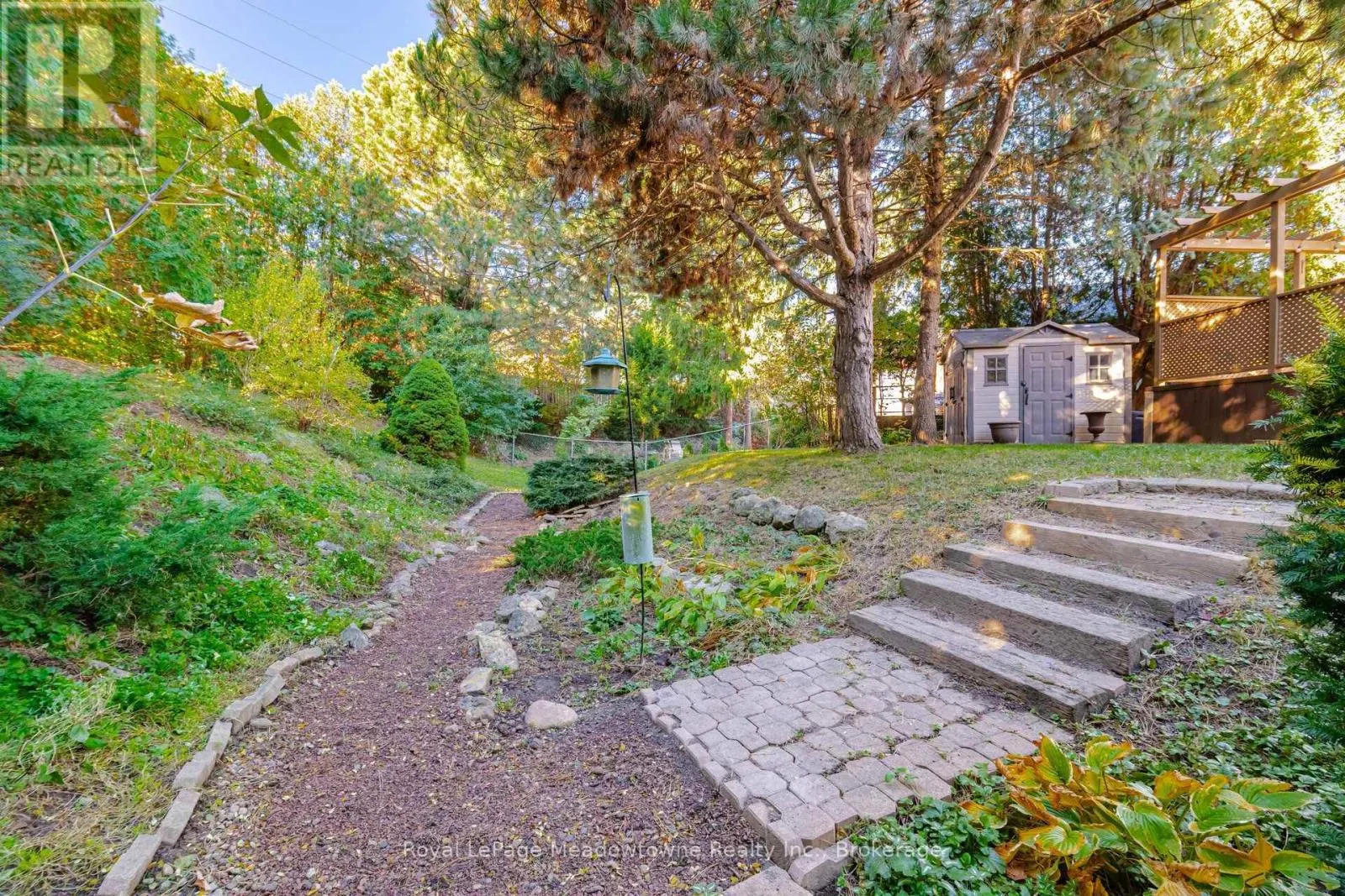 322 KINGSWAY PLACE