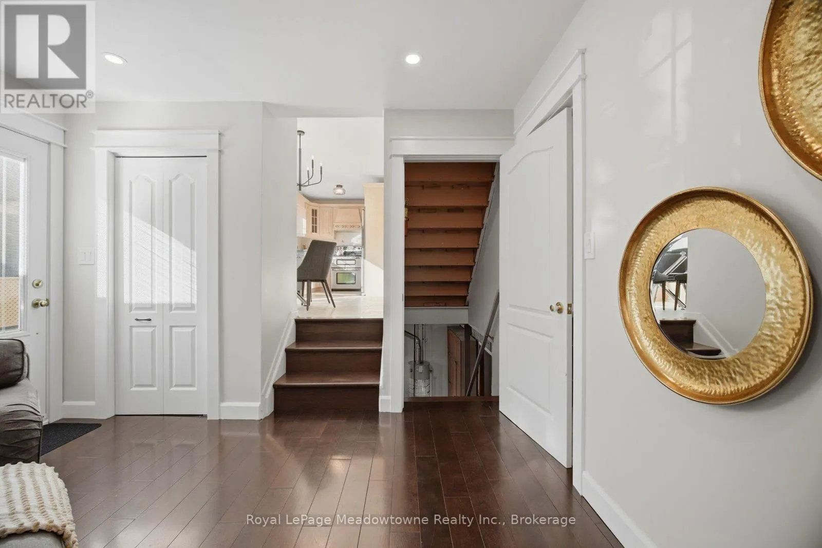 322 KINGSWAY PLACE