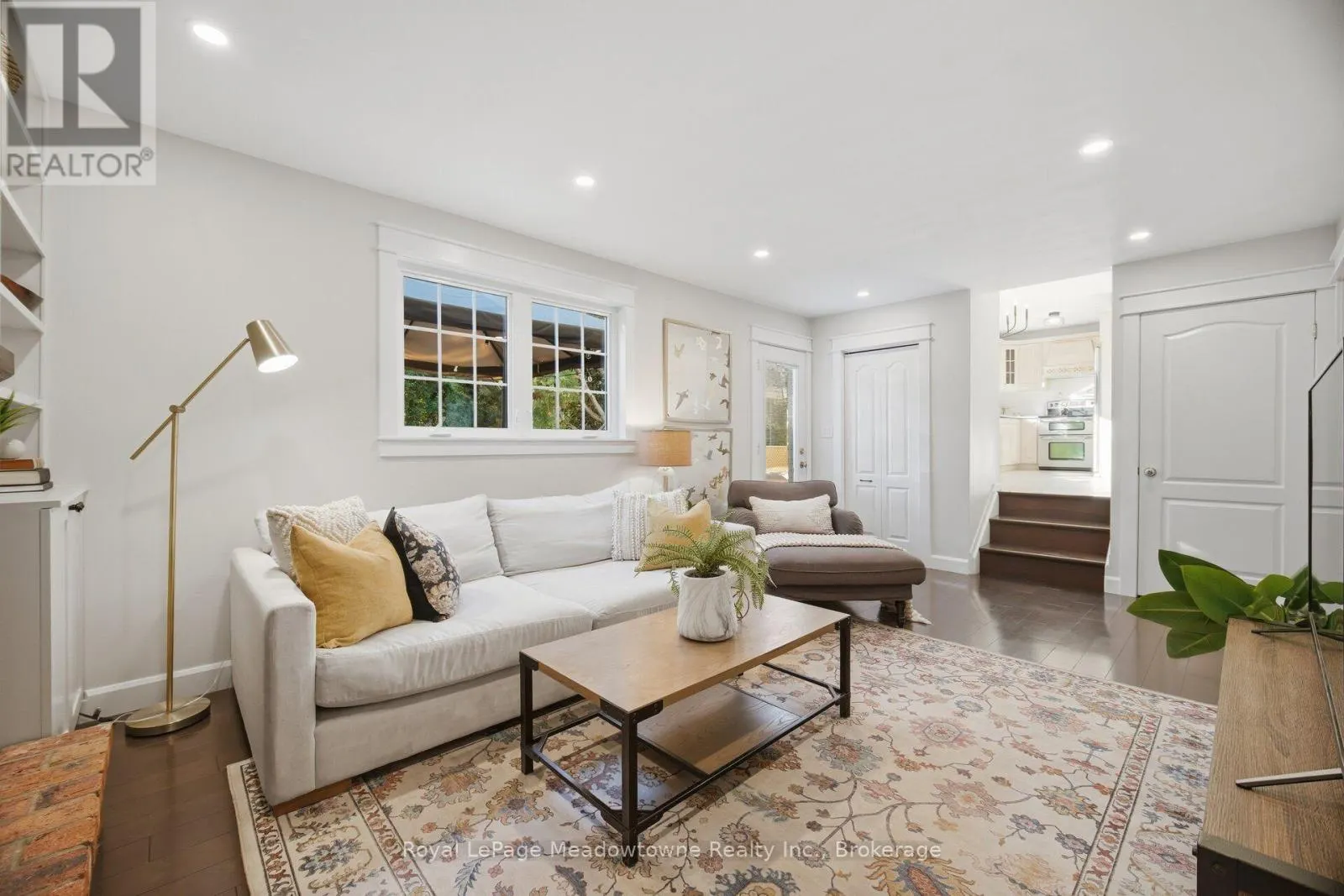 322 KINGSWAY PLACE