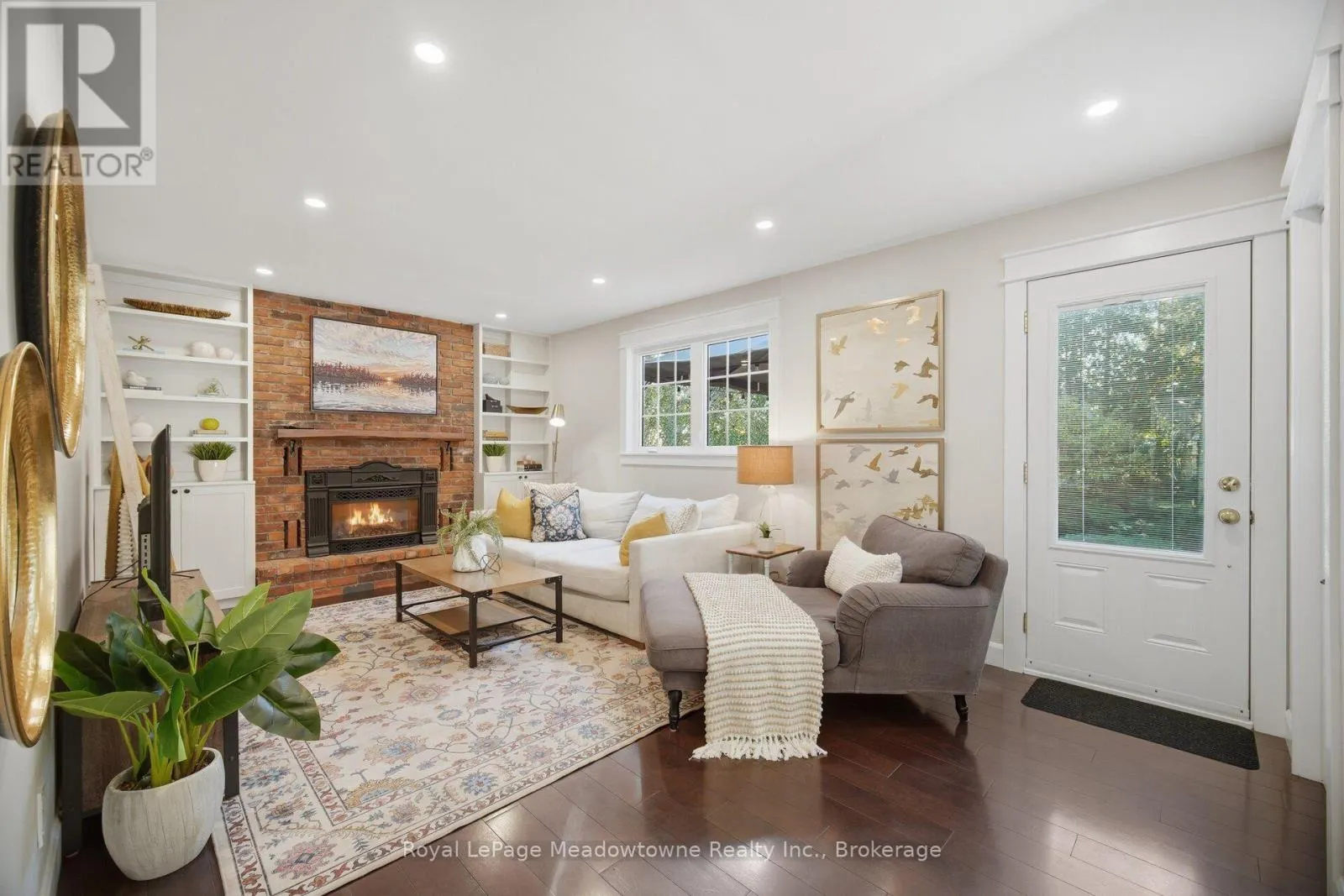 322 KINGSWAY PLACE