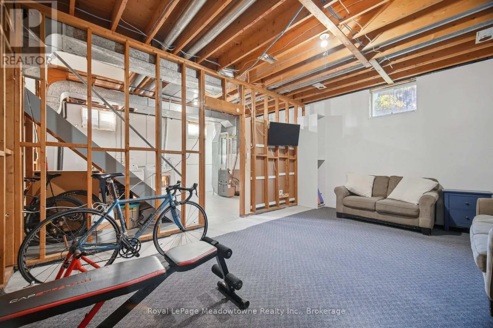 322 KINGSWAY PLACE