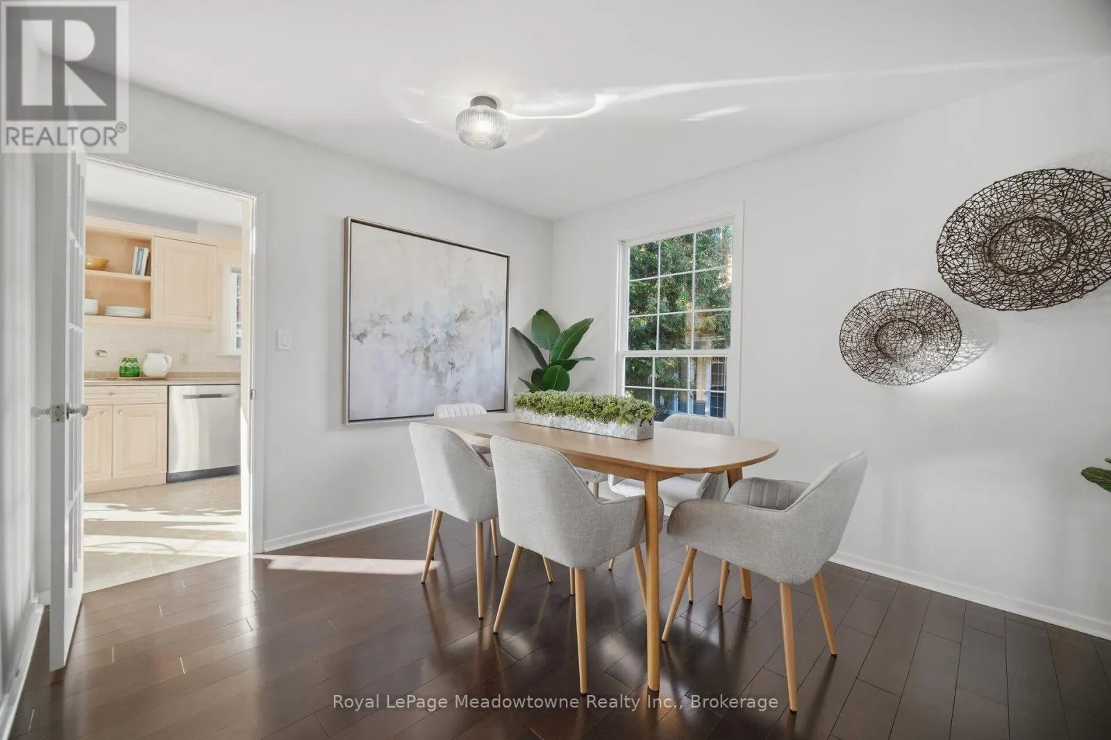 322 KINGSWAY PLACE