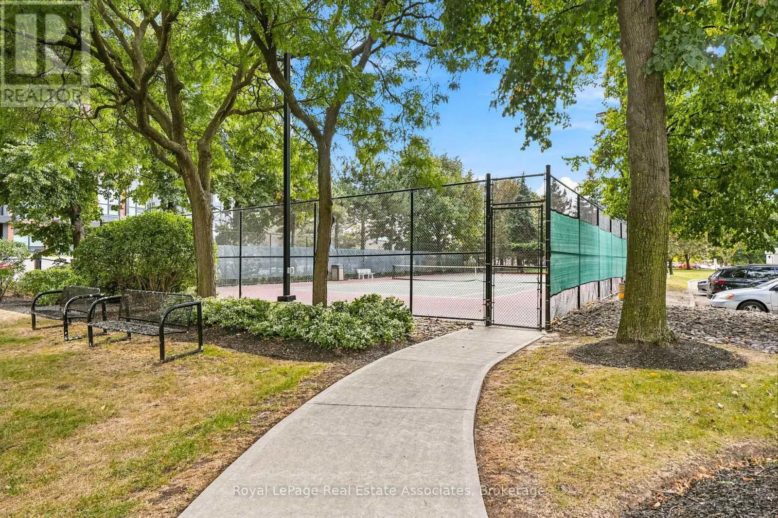 808 - 350 RATHBURN ROAD W