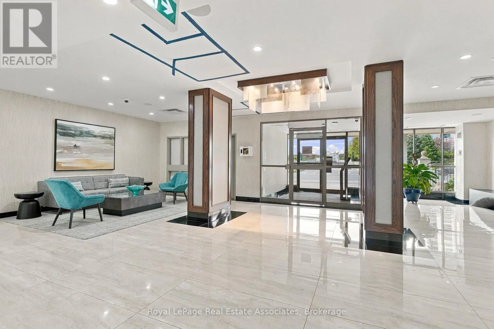 808 - 350 RATHBURN ROAD W