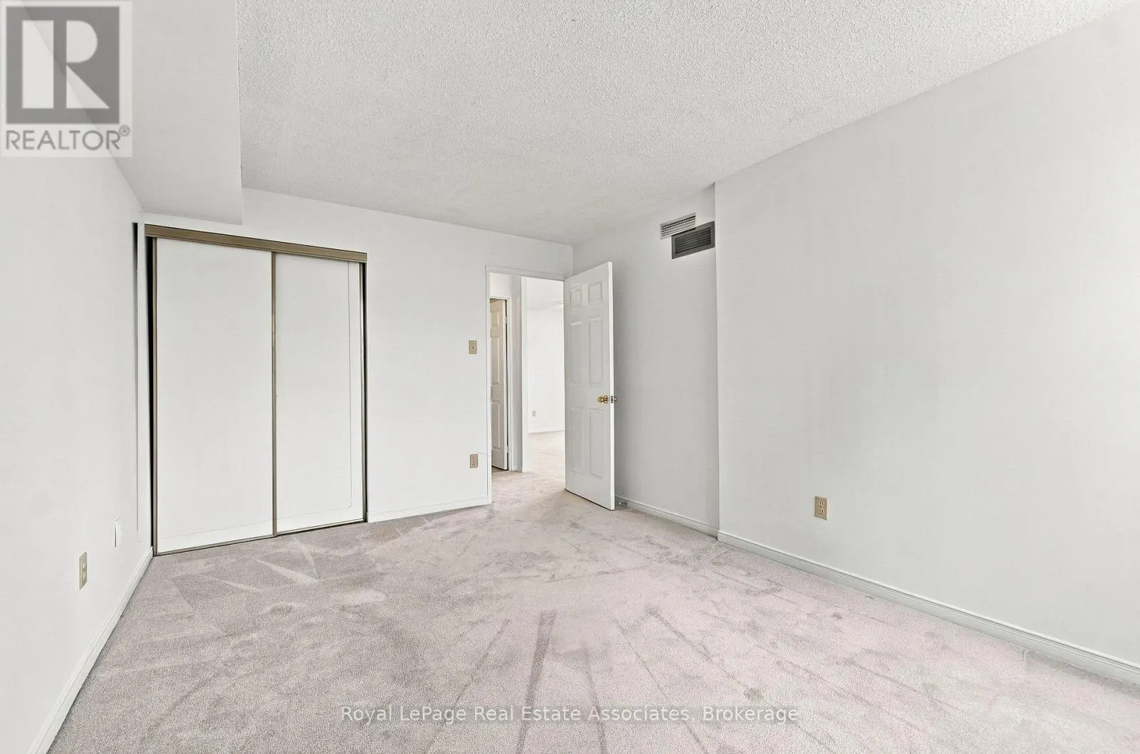 808 - 350 RATHBURN ROAD W