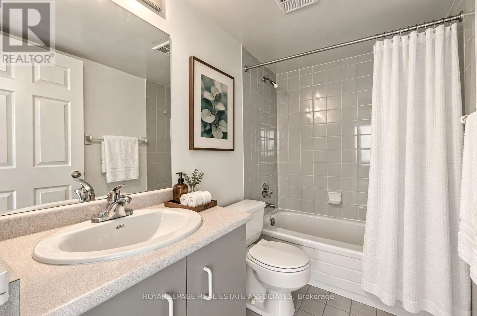 808 - 350 RATHBURN ROAD W