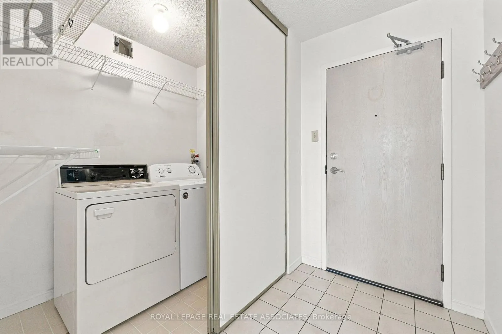 808 - 350 RATHBURN ROAD W