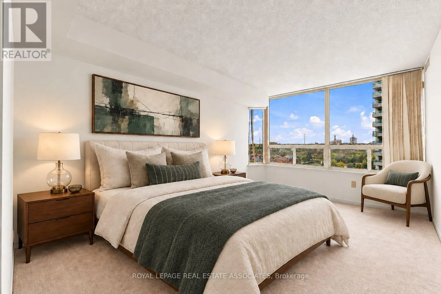 808 - 350 RATHBURN ROAD W