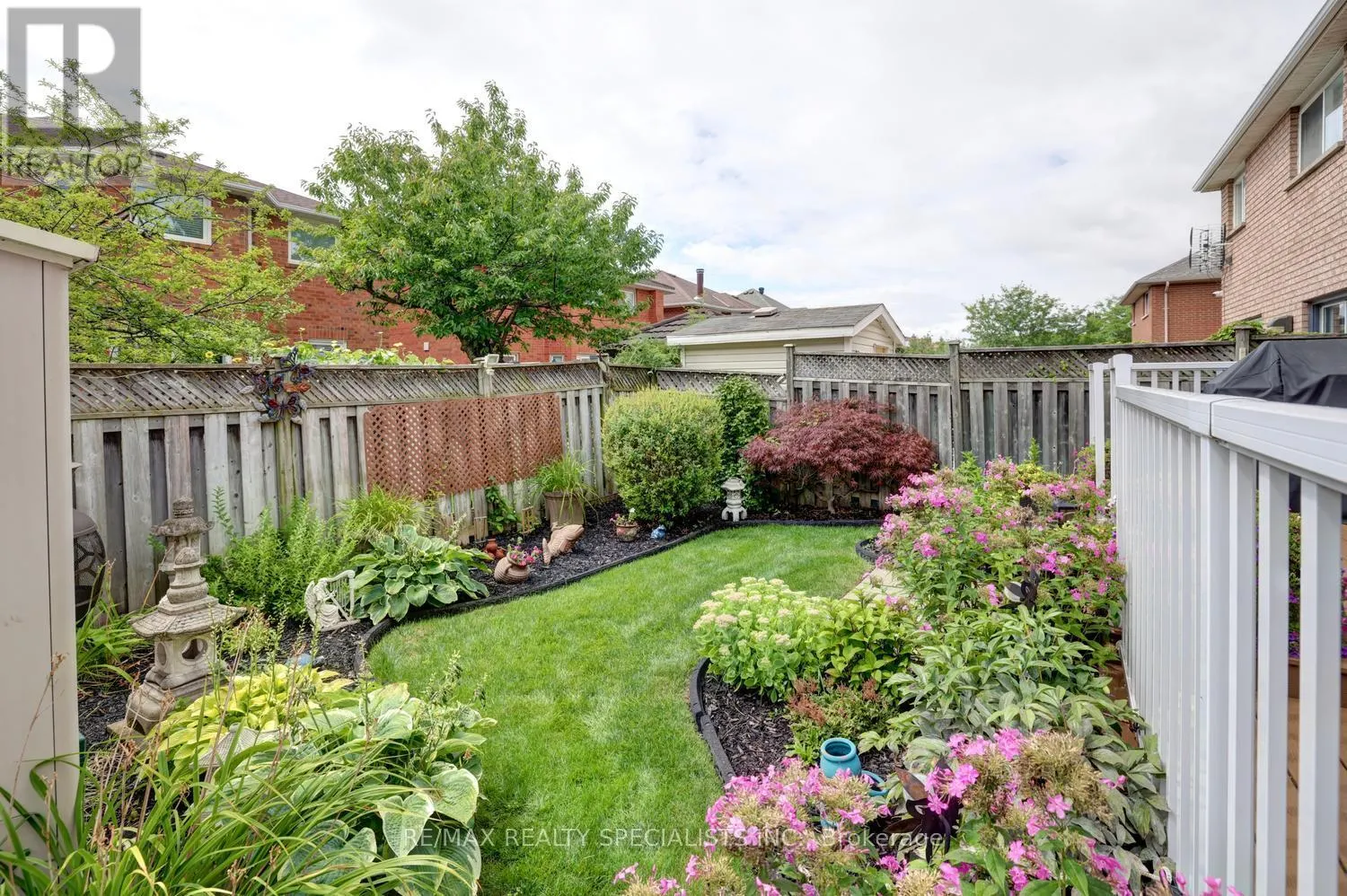 4464 WEEPING WILLOW DRIVE