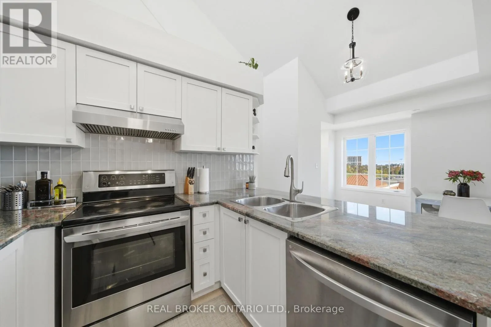 6 - 3026 CLAYHILL ROAD
