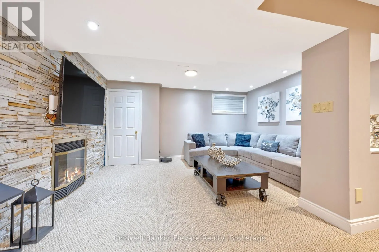 20 RUDDELL CRESCENT