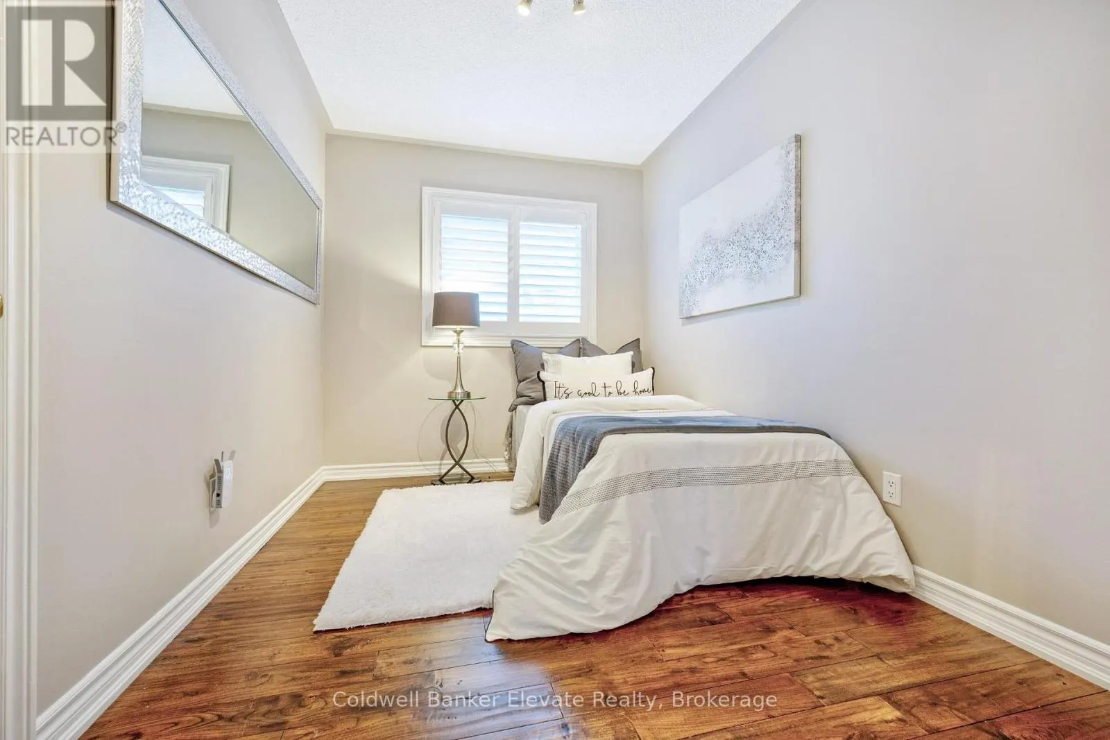 20 RUDDELL CRESCENT