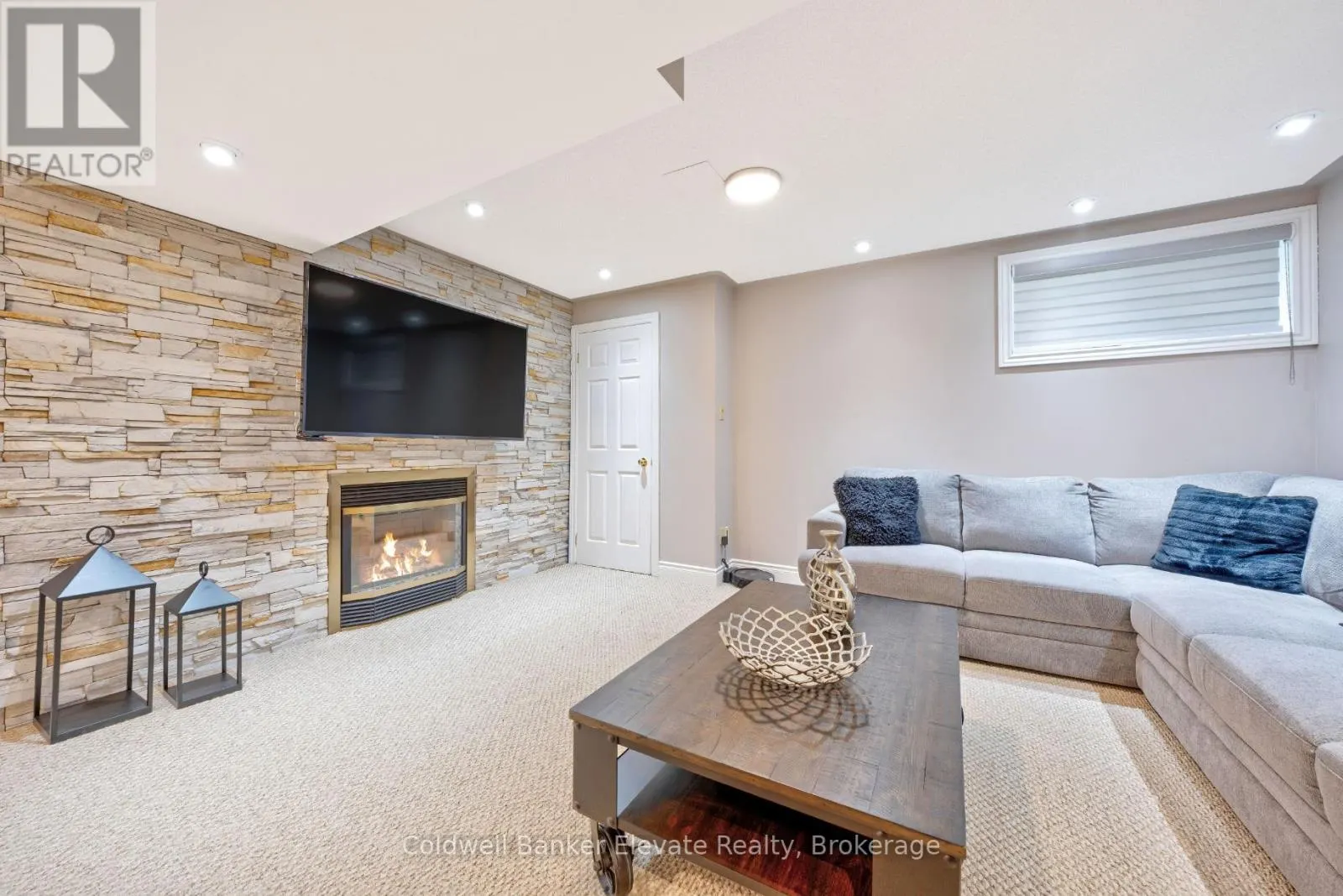 20 RUDDELL CRESCENT