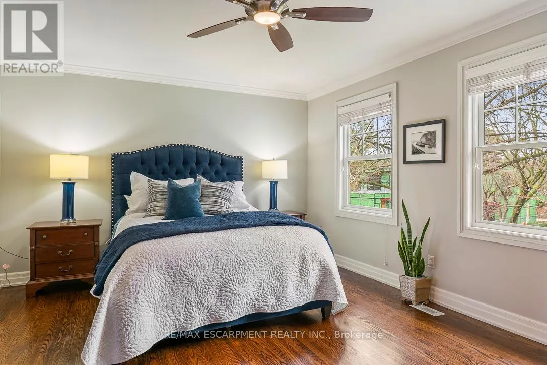 996 CRESTHAMPTON LANE