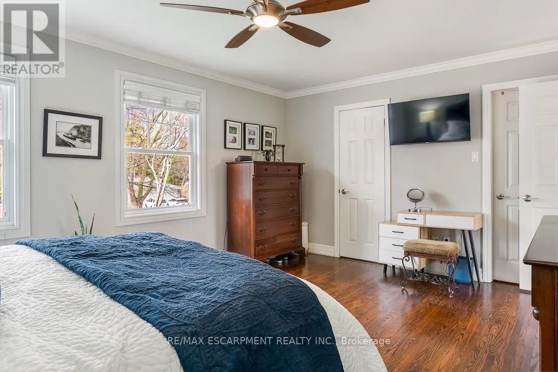 996 CRESTHAMPTON LANE